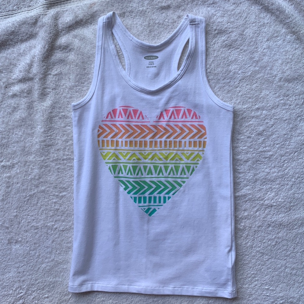 NWOT Old Navy kids Razorback tank. Size 6-7.